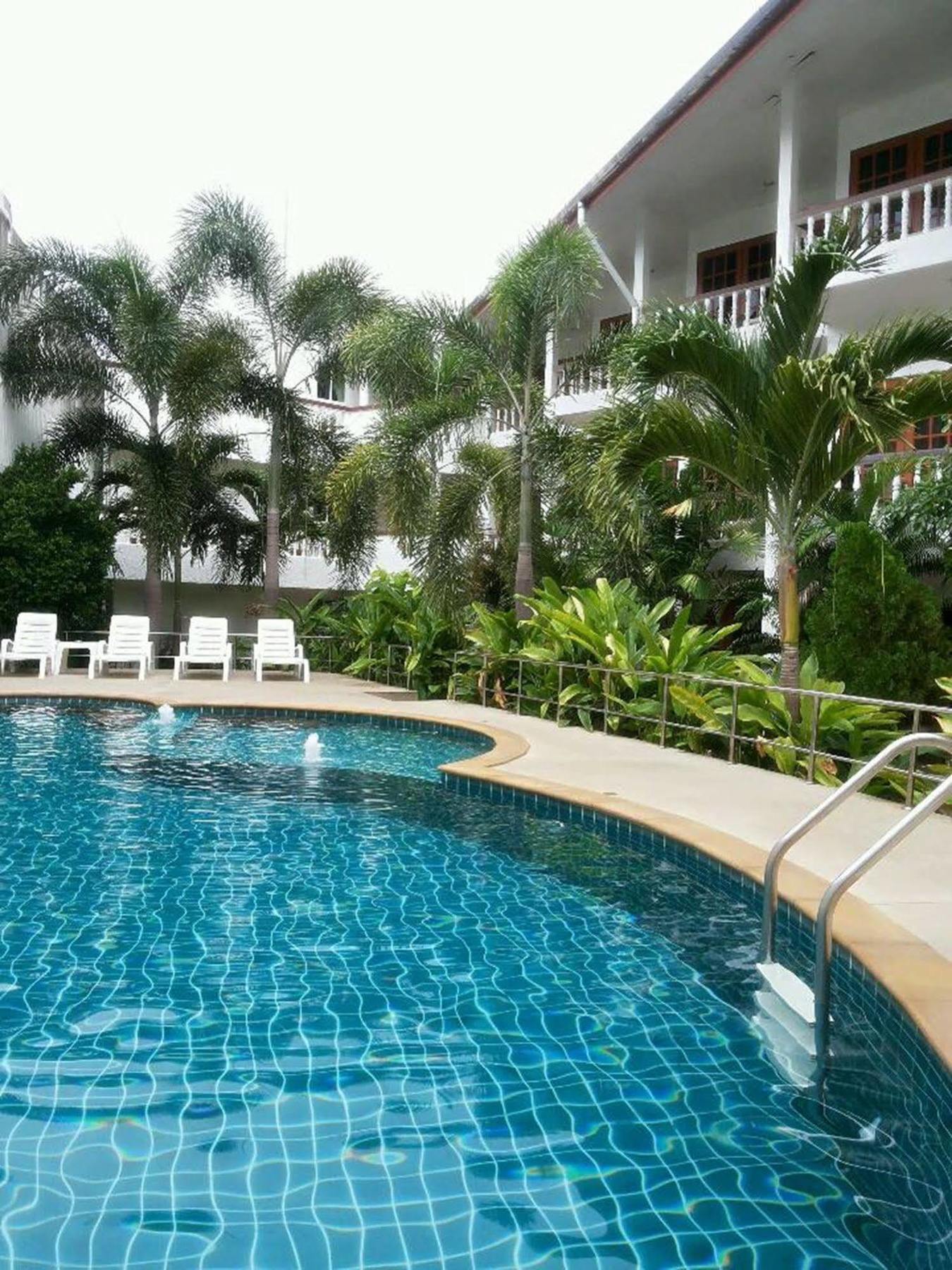 Hotel Neptuna By Maduzi Phuket