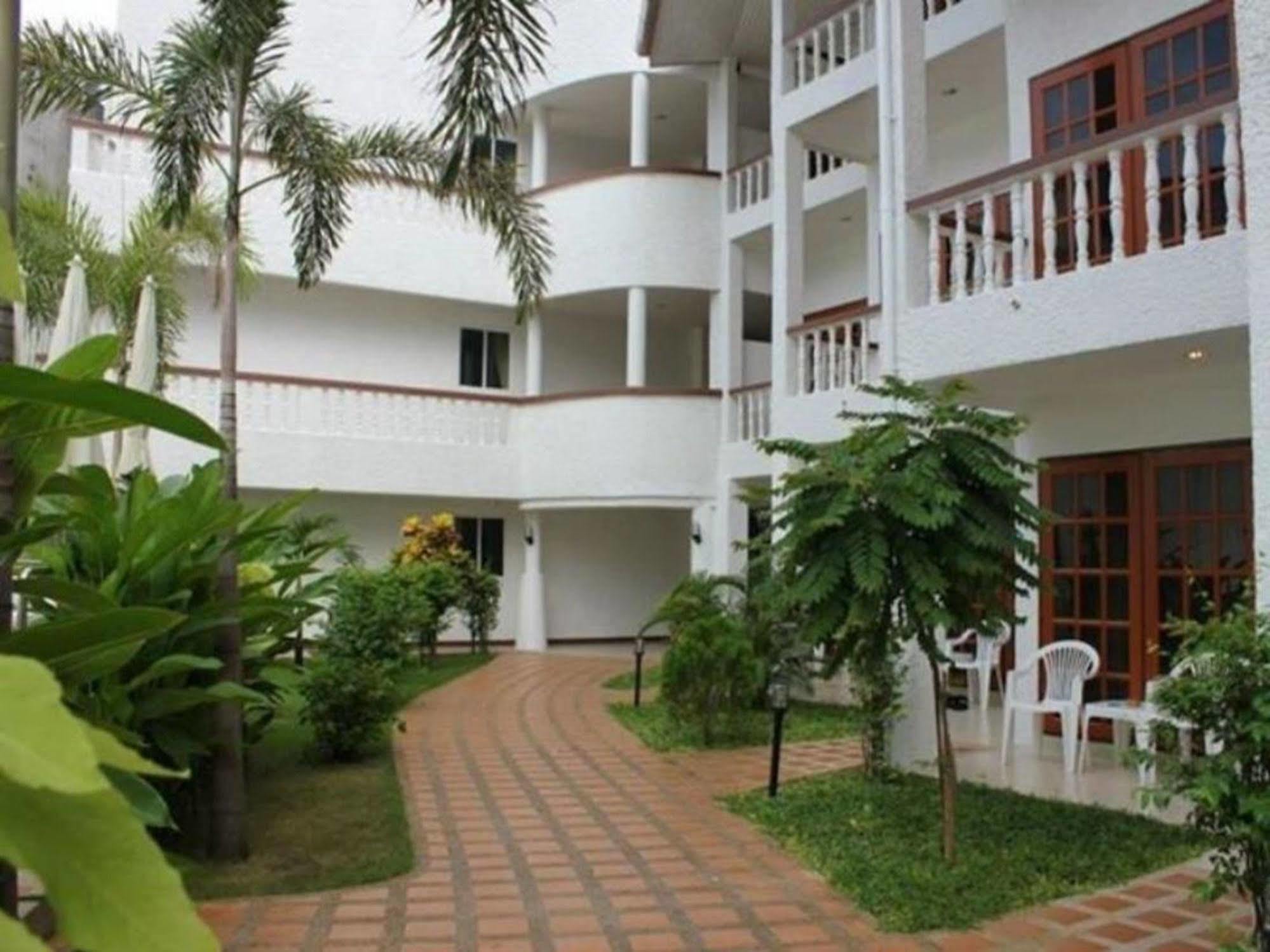 Neptuna By Maduzi Hotel 3*